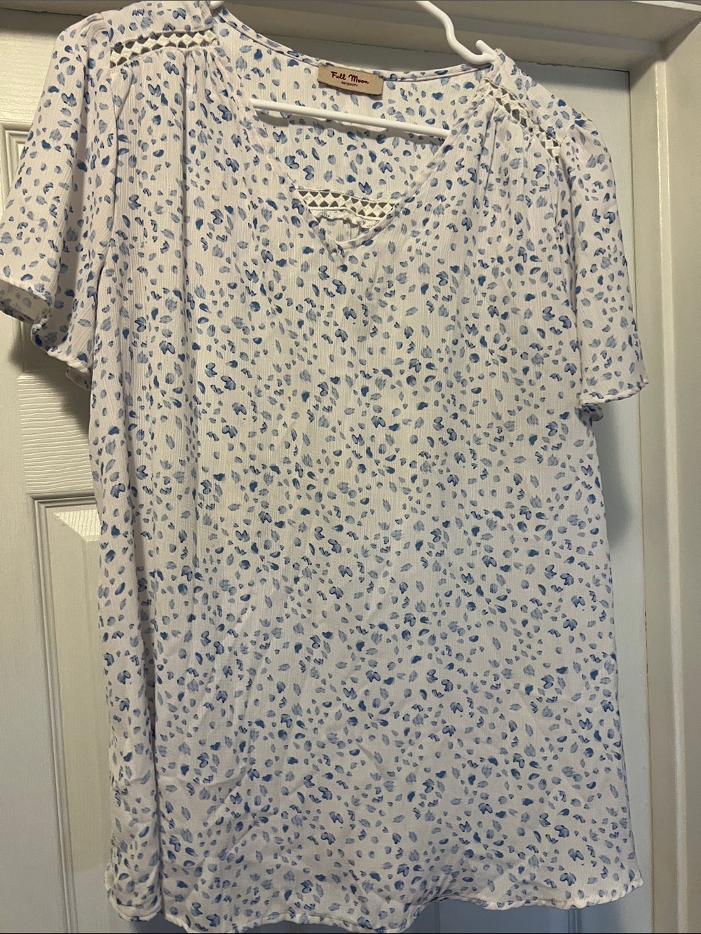 Women’s White and Blue Floral Short Sleeve Maternity Top